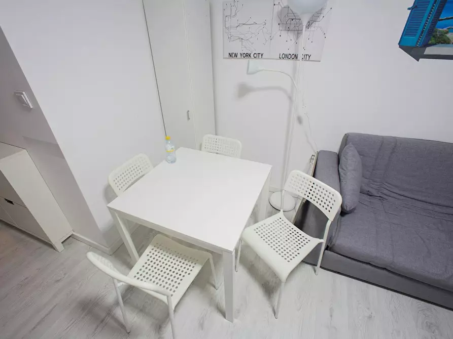 Immagine 10 di Camera in affitto  in Calle de la Puebla de Farnals a Valencia