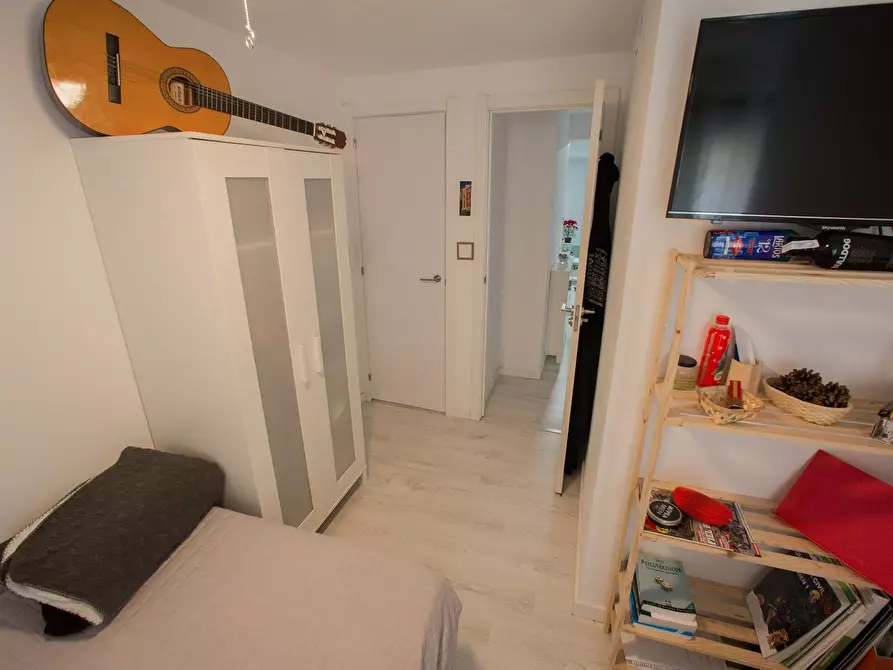 Immagine 1 di Camera in affitto  in Calle de la Puebla de Farnals a Valencia