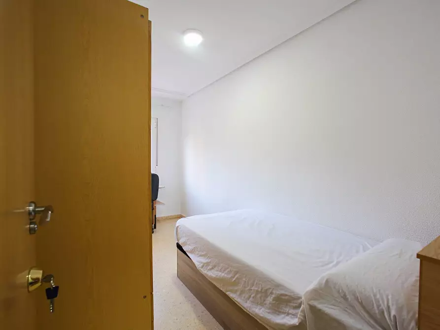 Immagine 5 di Camera in affitto  in Plaza Honduras a Valencia