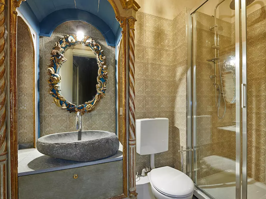 Immagine 10 di Appartamento in affitto  in Via dei Leoni a Firenze