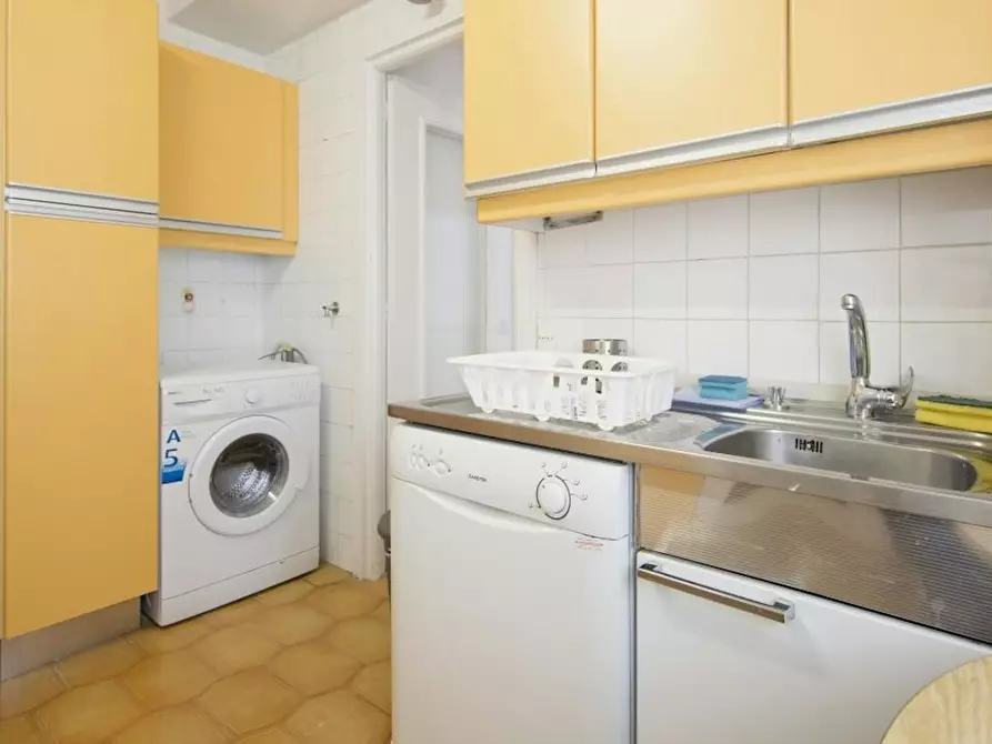 Immagine 6 di Camera in affitto  in Calle de Mauricio Legendre a Madrid