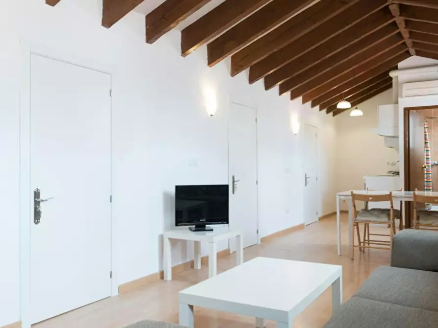 Immagine 6 di Camera in affitto  in Calle de las Fuentes a Madrid