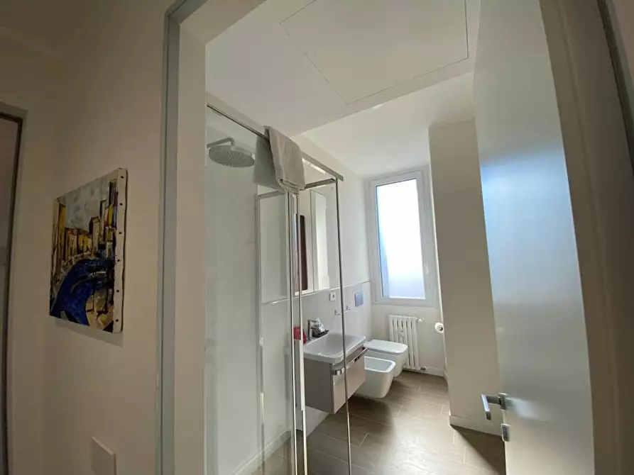 Immagine 8 di Appartamento in affitto  in Viale Regina Margherita a Milano