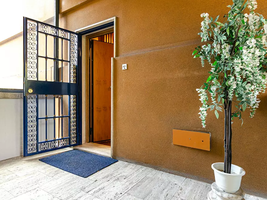 Immagine 6 di Appartamento in affitto  in Via Riva di Reno a Bologna