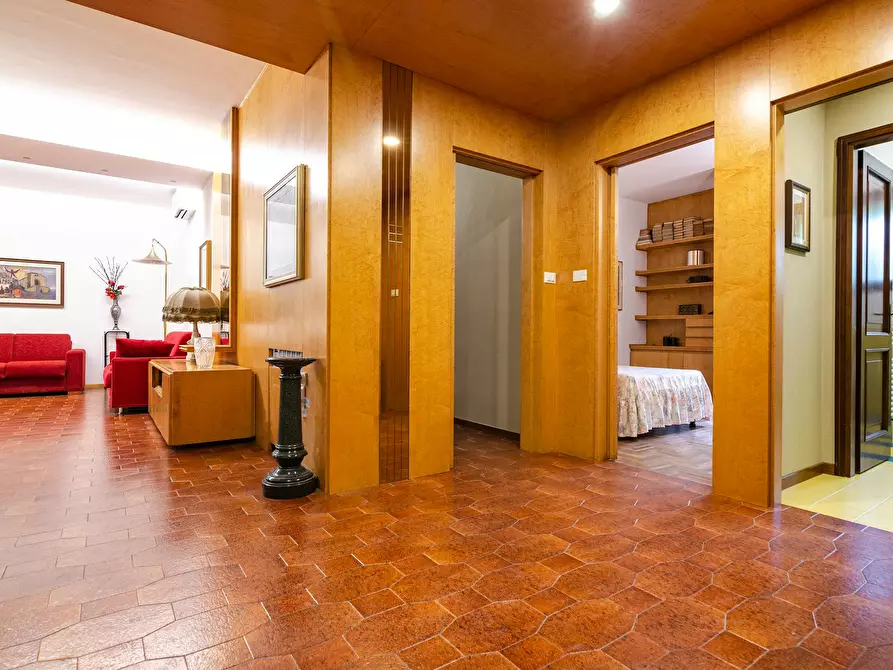 Immagine 8 di Appartamento in affitto  in Via Riva di Reno a Bologna