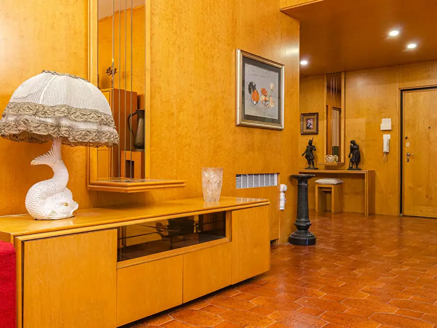 Immagine 10 di Appartamento in affitto  in Via Riva di Reno a Bologna