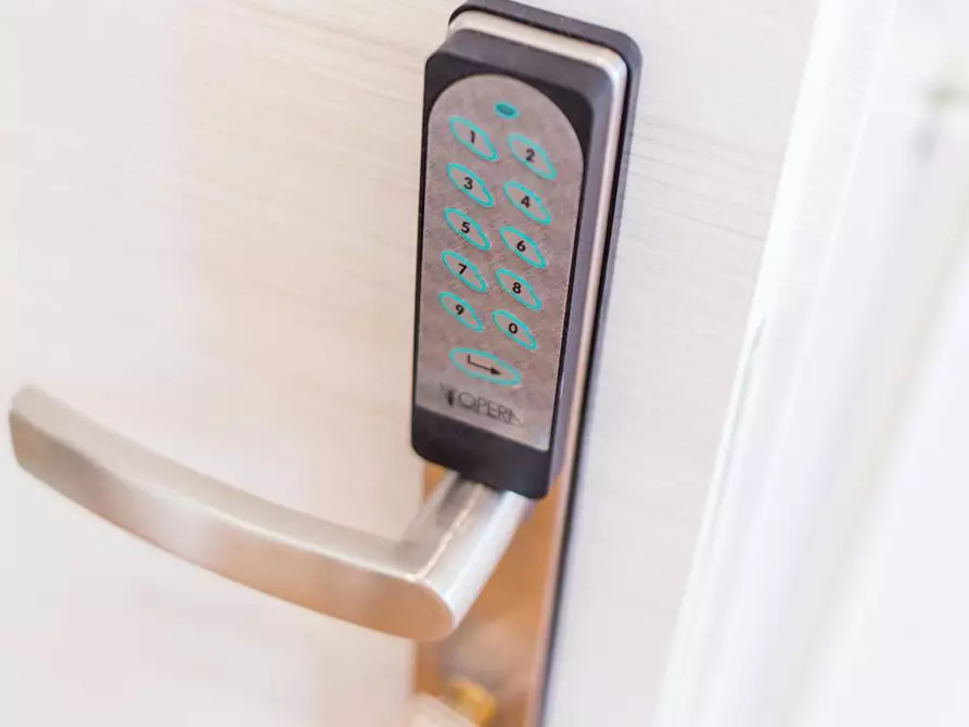 Immagine 9 di Camera in affitto  in Via Pier Dionigi Pinelli a Torino