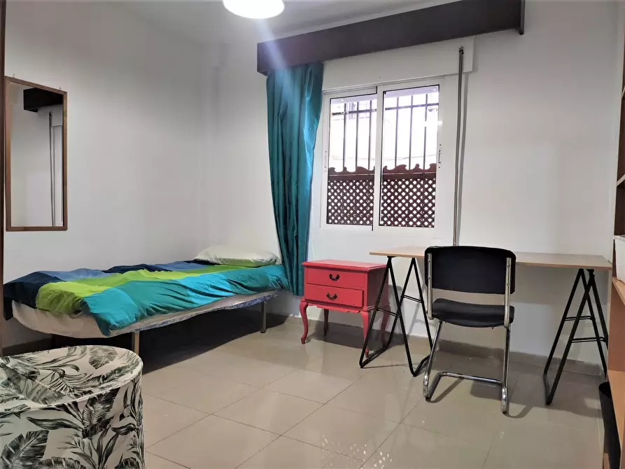 Immagine 8 di Camera in affitto  in Calle Mármoles a Sevilla