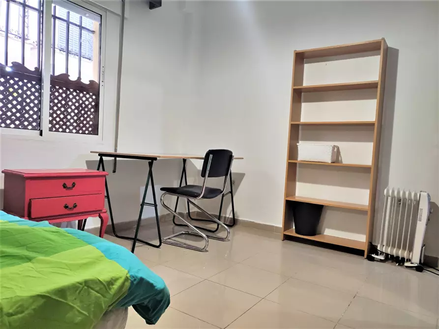 Immagine 7 di Camera in affitto  in Calle Mármoles a Sevilla