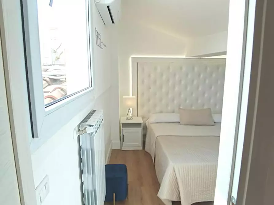 Immagine 10 di Camera in affitto  in Via Magenta a Firenze