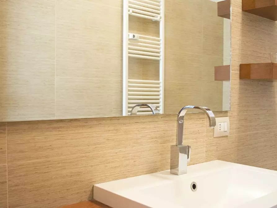 Immagine 7 di Camera in affitto  in Via Oglio a Milano