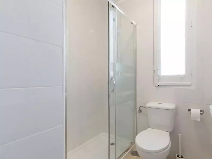 Immagine 9 di Camera in affitto  in Calle de Redondilla a Madrid