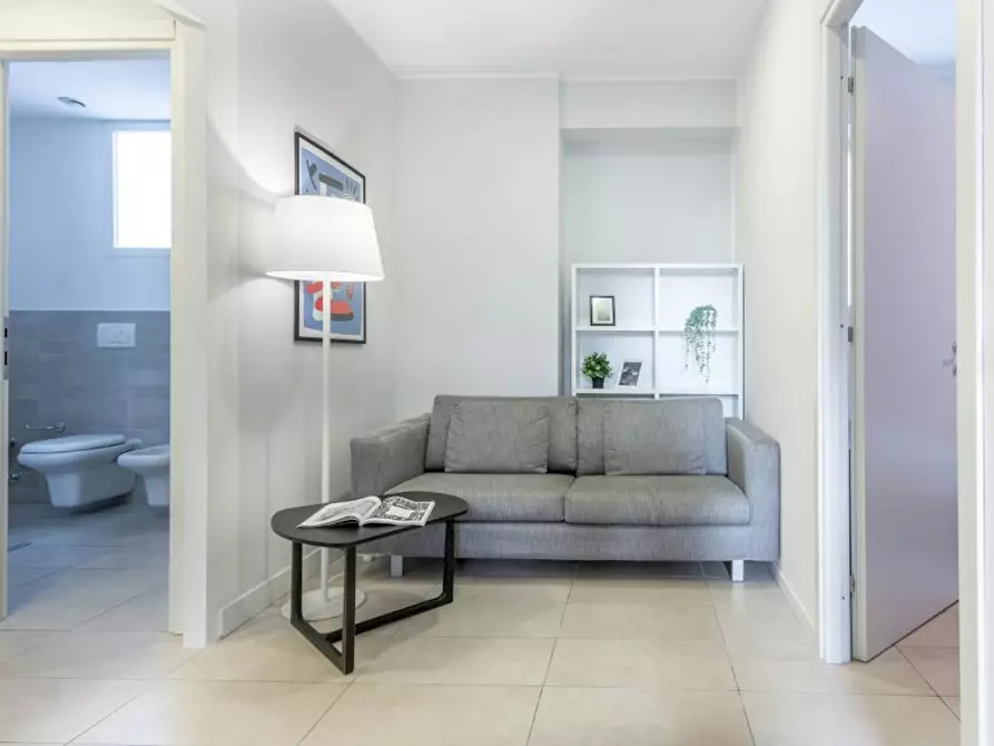 Immagine 5 di Camera in affitto  in Via Bernardino Biondelli a Milano