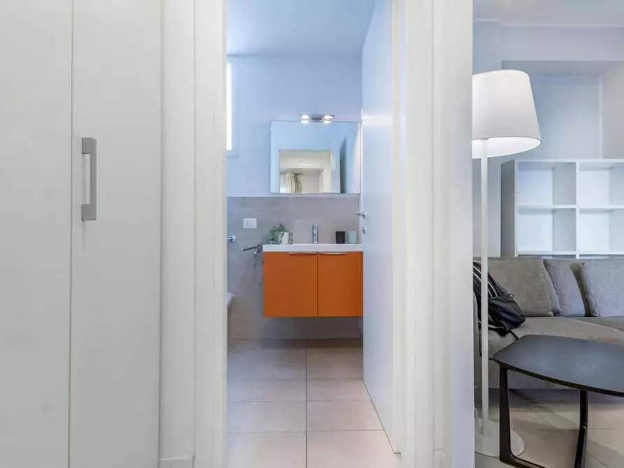 Immagine 8 di Camera in affitto  in Via Bernardino Biondelli a Milano