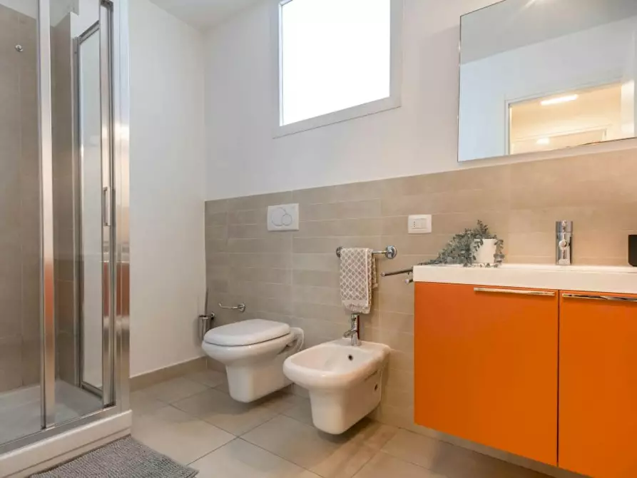 Immagine 10 di Camera in affitto  in Via Bernardino Biondelli a Milano