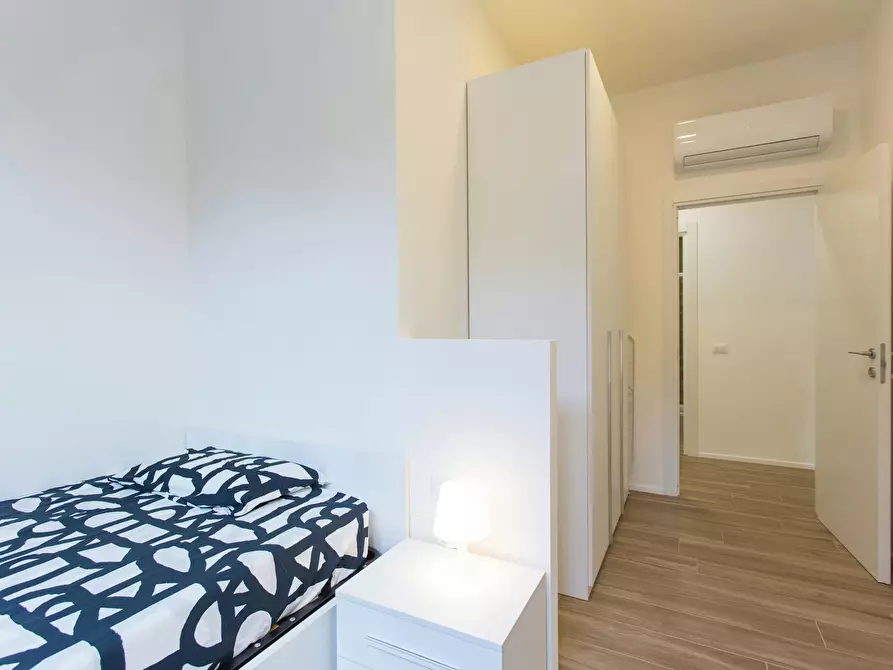 Immagine 2 di Camera in affitto  in Via Alessandro Milesi a Milano