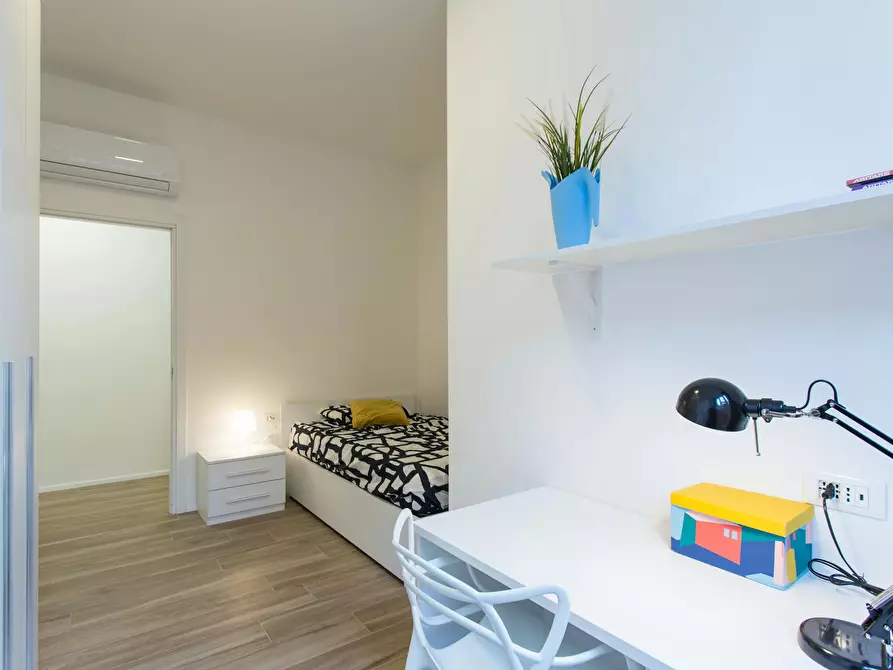 Immagine 5 di Camera in affitto  in Via Alessandro Milesi a Milano