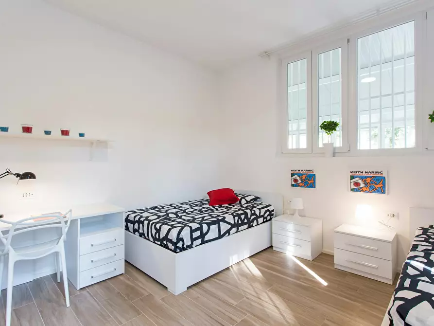 Immagine 2 di Camera condivisa in affitto  in Via Alessandro Milesi a Milano