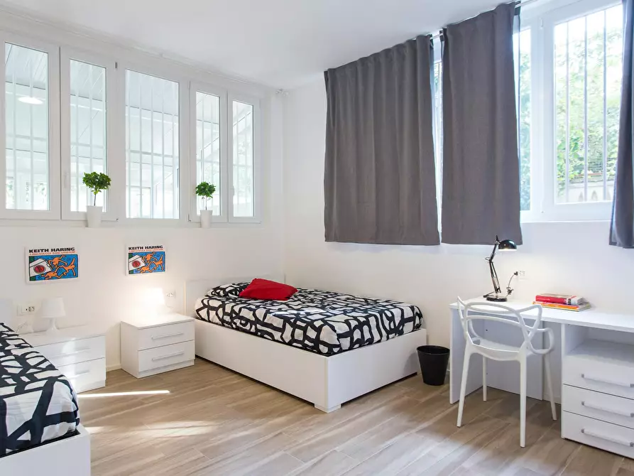 Immagine 3 di Camera condivisa in affitto  in Via Alessandro Milesi a Milano