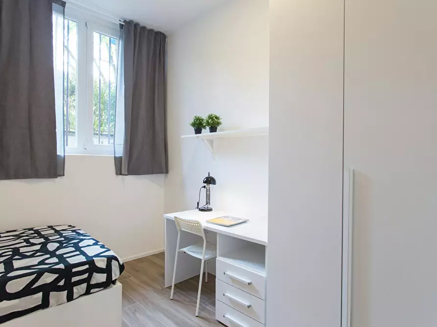 Immagine 2 di Camera in affitto  in Via Alessandro Milesi a Milano