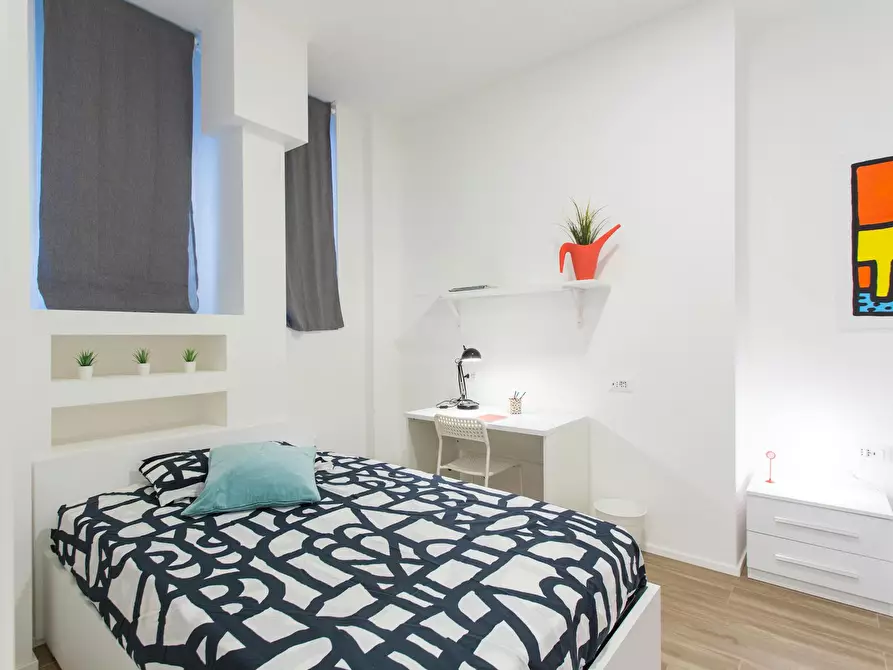 Immagine 2 di Camera condivisa in affitto  in Via Alessandro Milesi a Milano