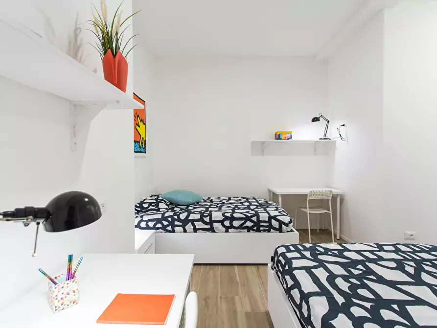 Immagine 1 di Camera condivisa in affitto  in Via Alessandro Milesi a Milano