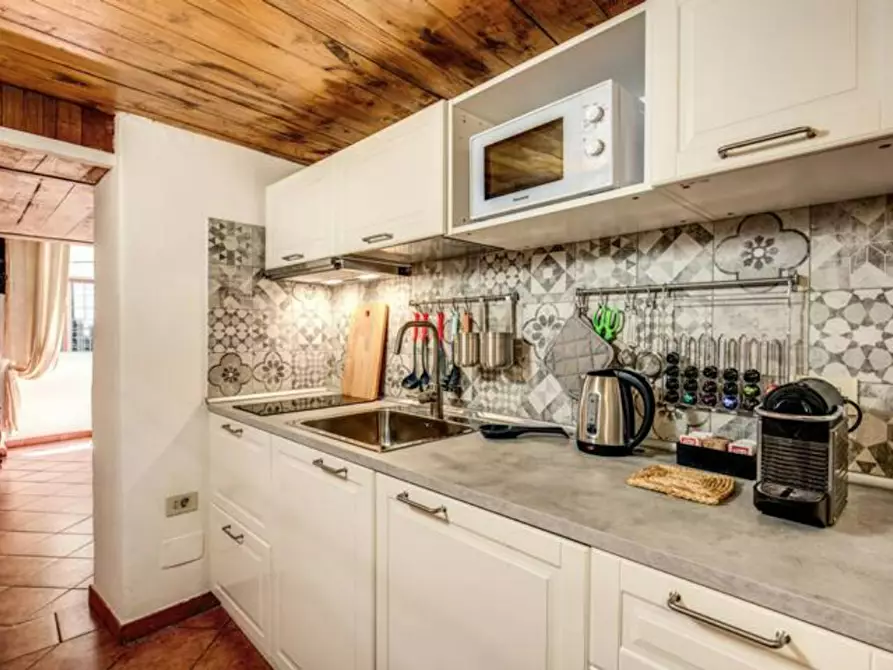 Immagine 9 di Appartamento in affitto  in Via dei Gigli d'Oro a Roma