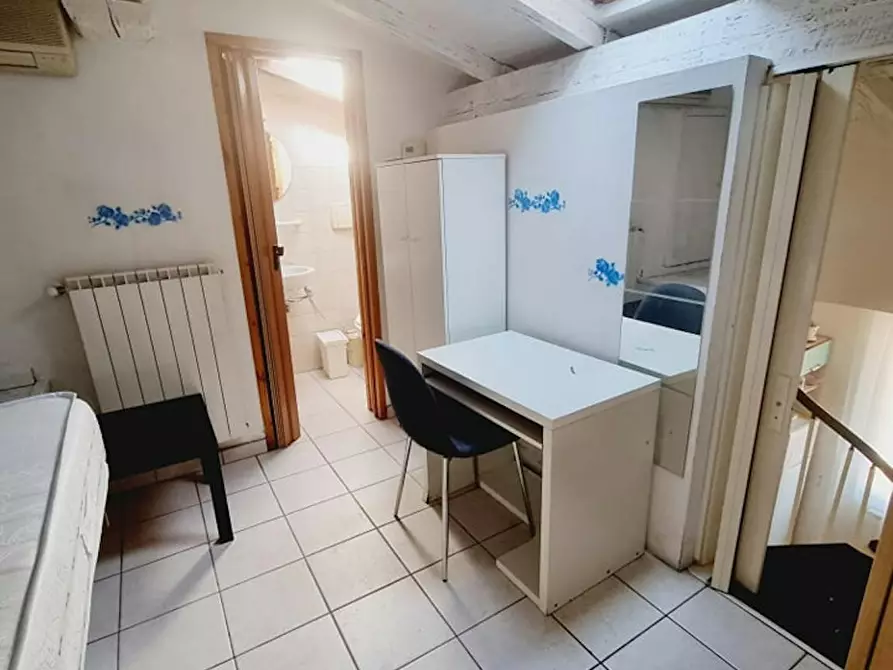 Immagine 4 di Camera in affitto  in Via Senese a Firenze