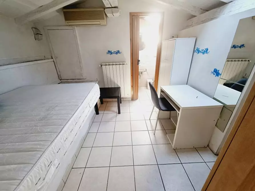 Immagine 6 di Camera in affitto  in Via Senese a Firenze
