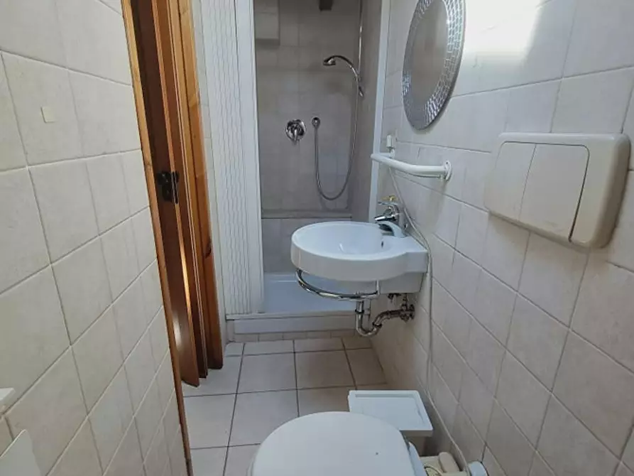 Immagine 8 di Camera in affitto  in Via Senese a Firenze