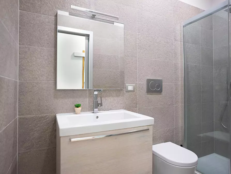 Immagine 6 di Camera in affitto  in Viale Caterina da Forlì a Milano