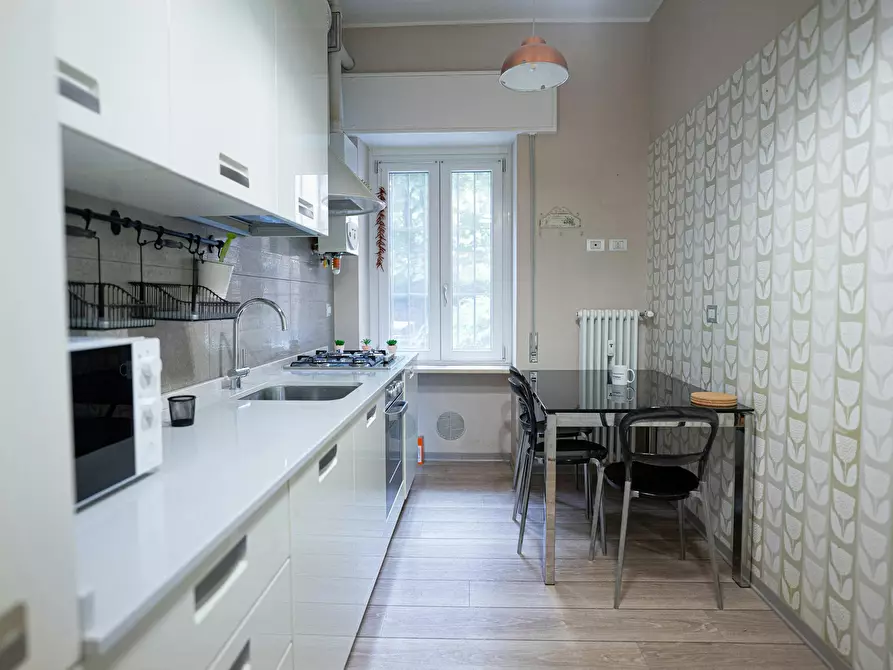 Immagine 4 di Camera in affitto  in Viale Caterina da Forlì a Milano