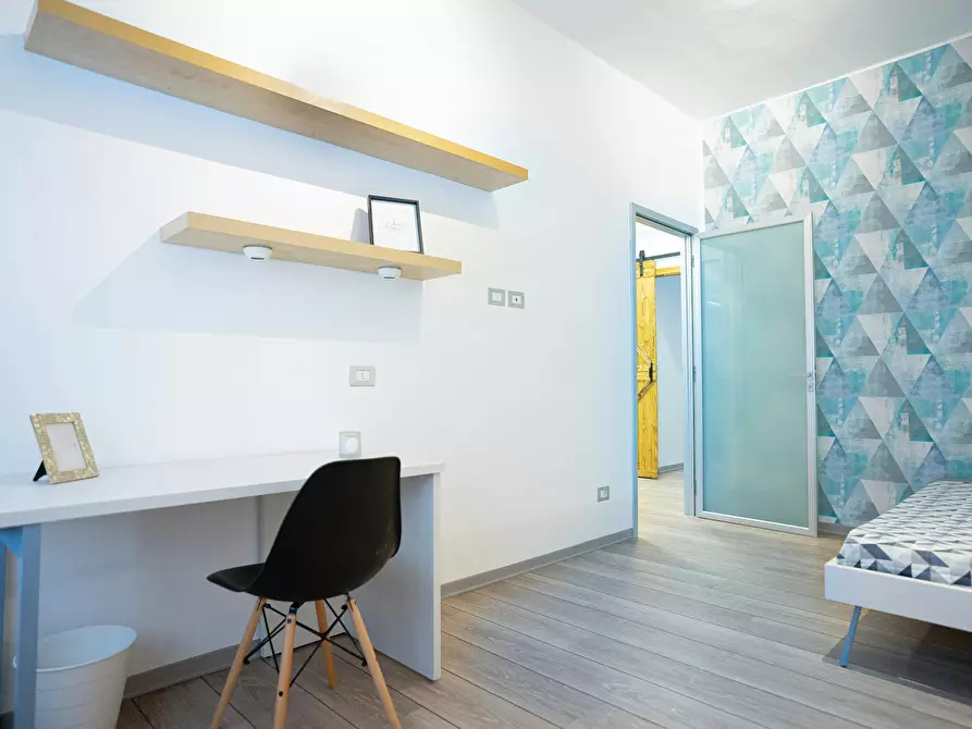 Immagine 2 di Camera in affitto  in Viale Caterina da Forlì a Milano