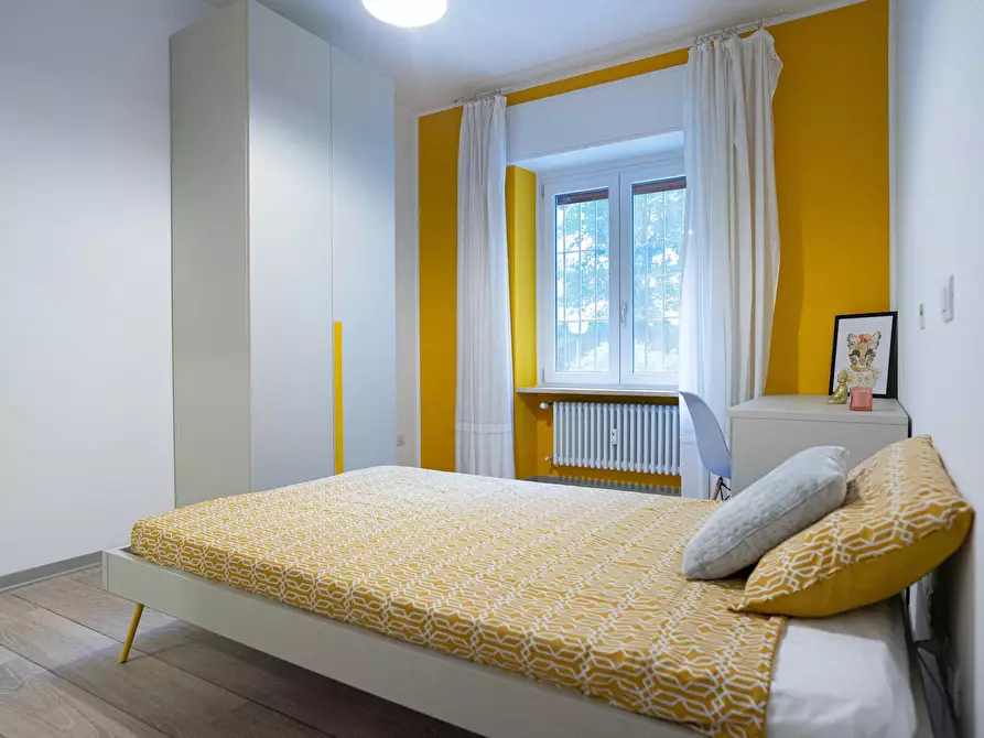 Immagine 2 di Camera in affitto  in Viale Caterina da Forlì a Milano