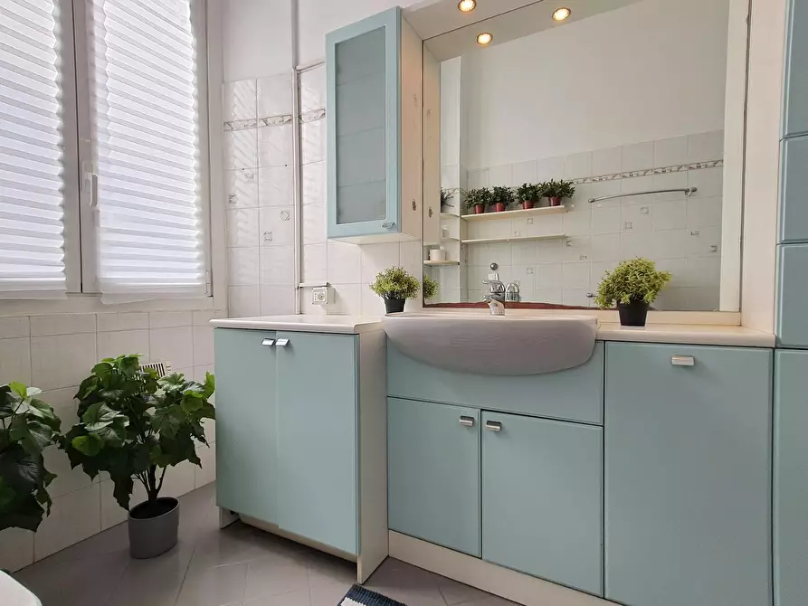 Immagine 6 di Camera in affitto  in Via Sebastiano del Piombo a Milano