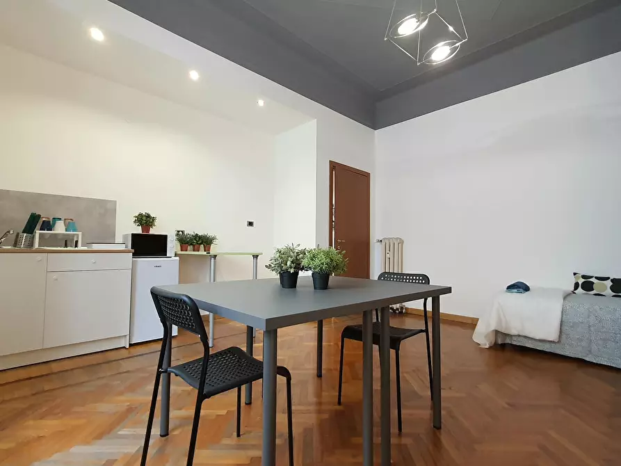 Immagine 2 di Camera in affitto  in Via Sebastiano del Piombo a Milano