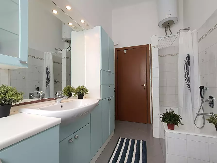 Immagine 5 di Camera in affitto  in Via Sebastiano del Piombo a Milano