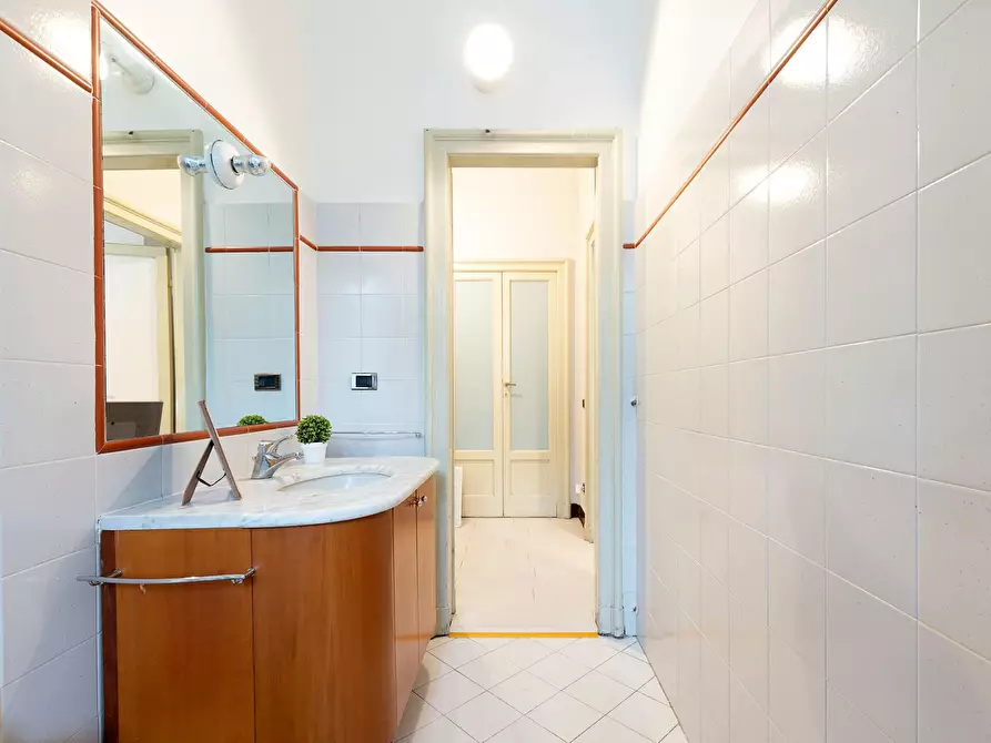 Immagine 6 di Camera condivisa in affitto  in Viale Regina Giovanna a Milano