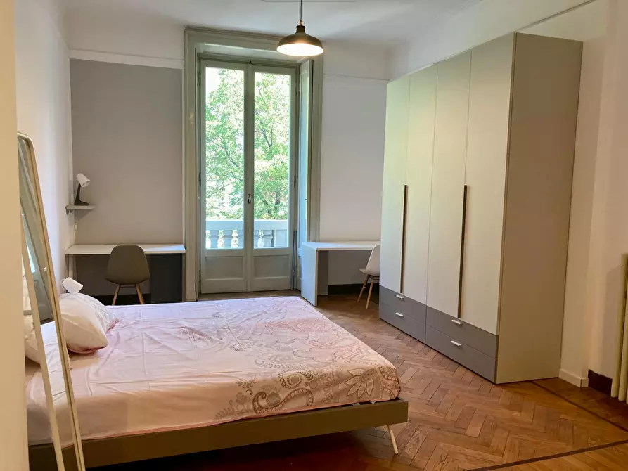 Immagine 2 di Camera condivisa in affitto  in Viale Regina Giovanna a Milano