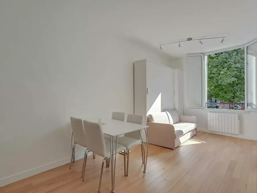 Immagine 1 di Appartamento in affitto  in Rue des Batignolles a Paris 17