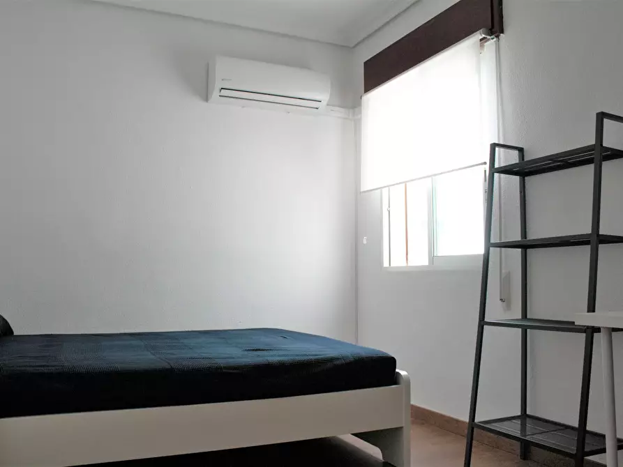 Immagine 2 di Camera in affitto  in Calle Sol a Sevilla