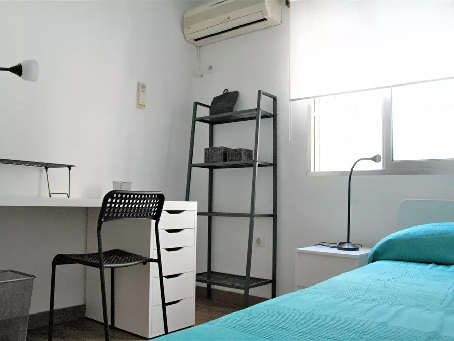 Immagine 3 di Camera in affitto  in Calle Sol a Sevilla