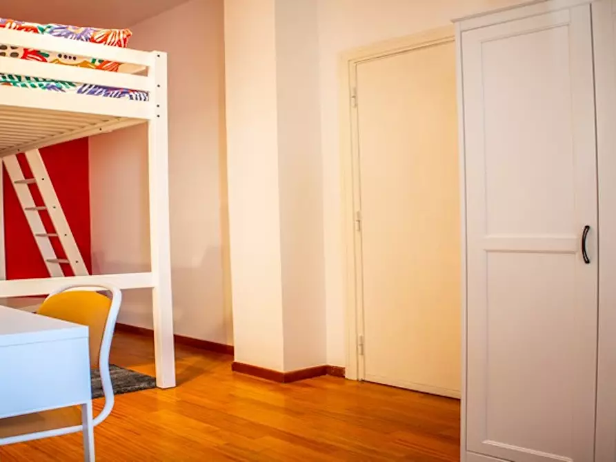 Immagine 3 di Camera in affitto  in Via Alfredo Catalani a Roma