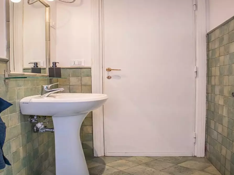 Immagine 10 di Camera in affitto  in Via Alfredo Catalani a Roma