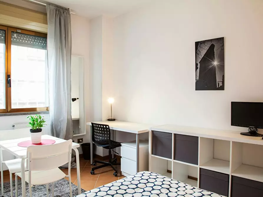 Immagine 3 di Camera in affitto  in Via della Tenuta del Casalotto a Roma