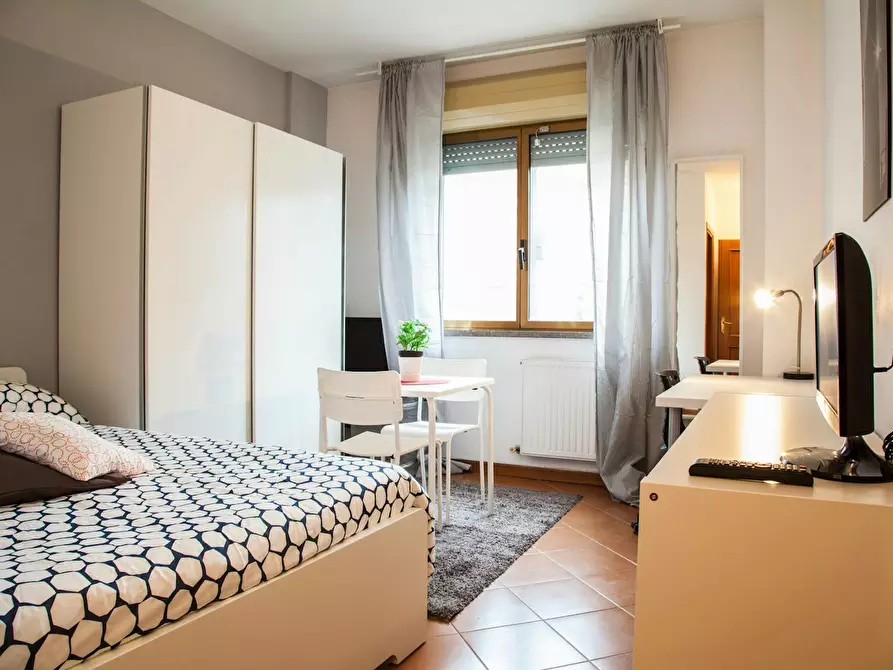 Immagine 2 di Camera in affitto  in Via della Tenuta del Casalotto a Roma