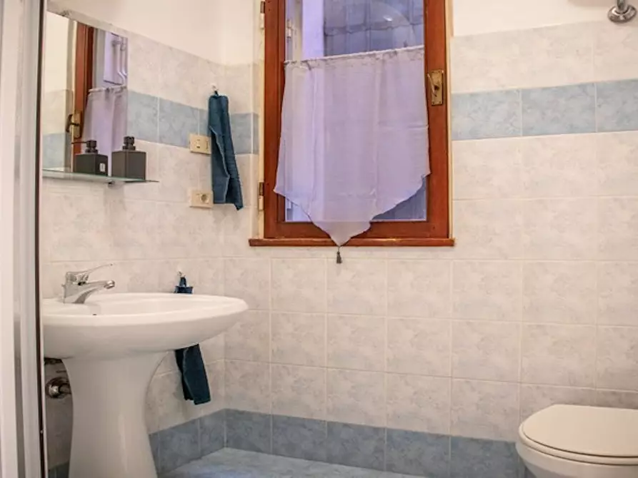 Immagine 6 di Camera in affitto  in Via Alfredo Catalani a Roma