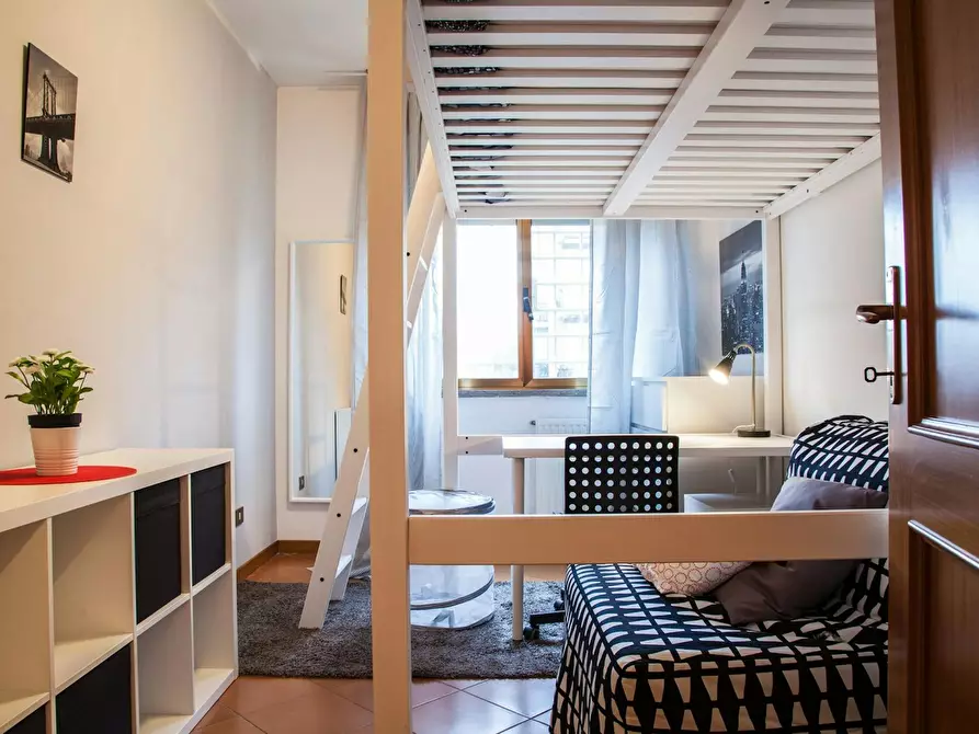 Immagine 8 di Camera in affitto  in Via della Tenuta del Casalotto a Roma