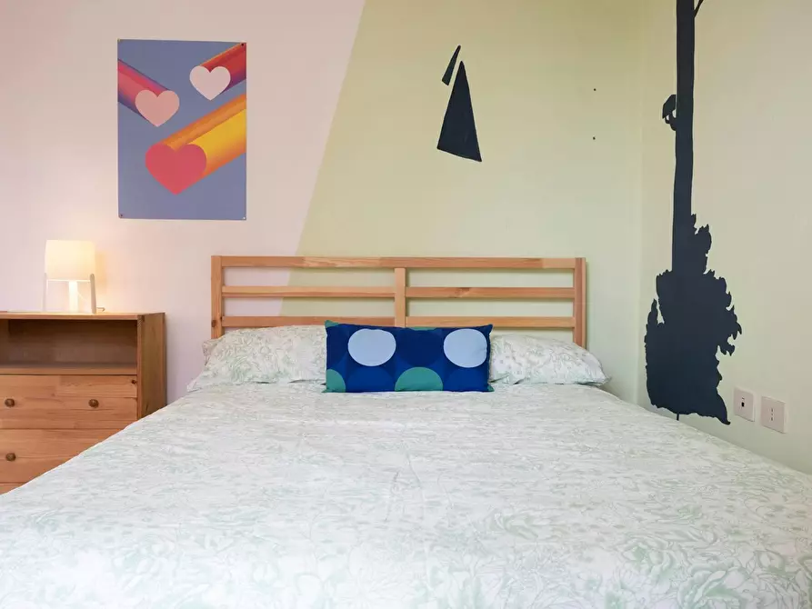 Immagine 4 di Camera in affitto  in Via dei Glicini a Roma