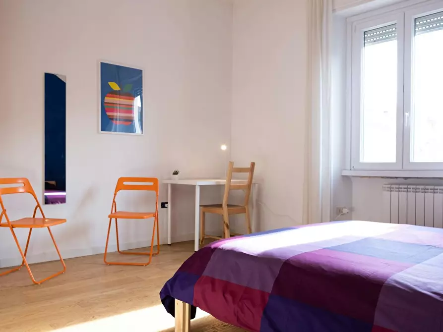 Immagine 2 di Camera in affitto  in Via dei Glicini a Roma